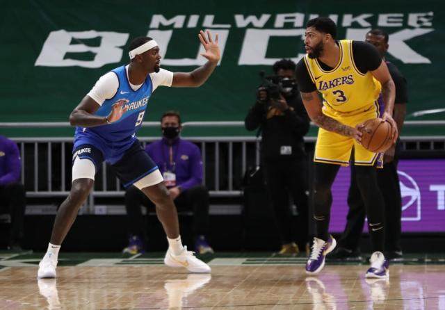 b体育app-浓眉拜师詹皇小加 传球成冠军内线新武器